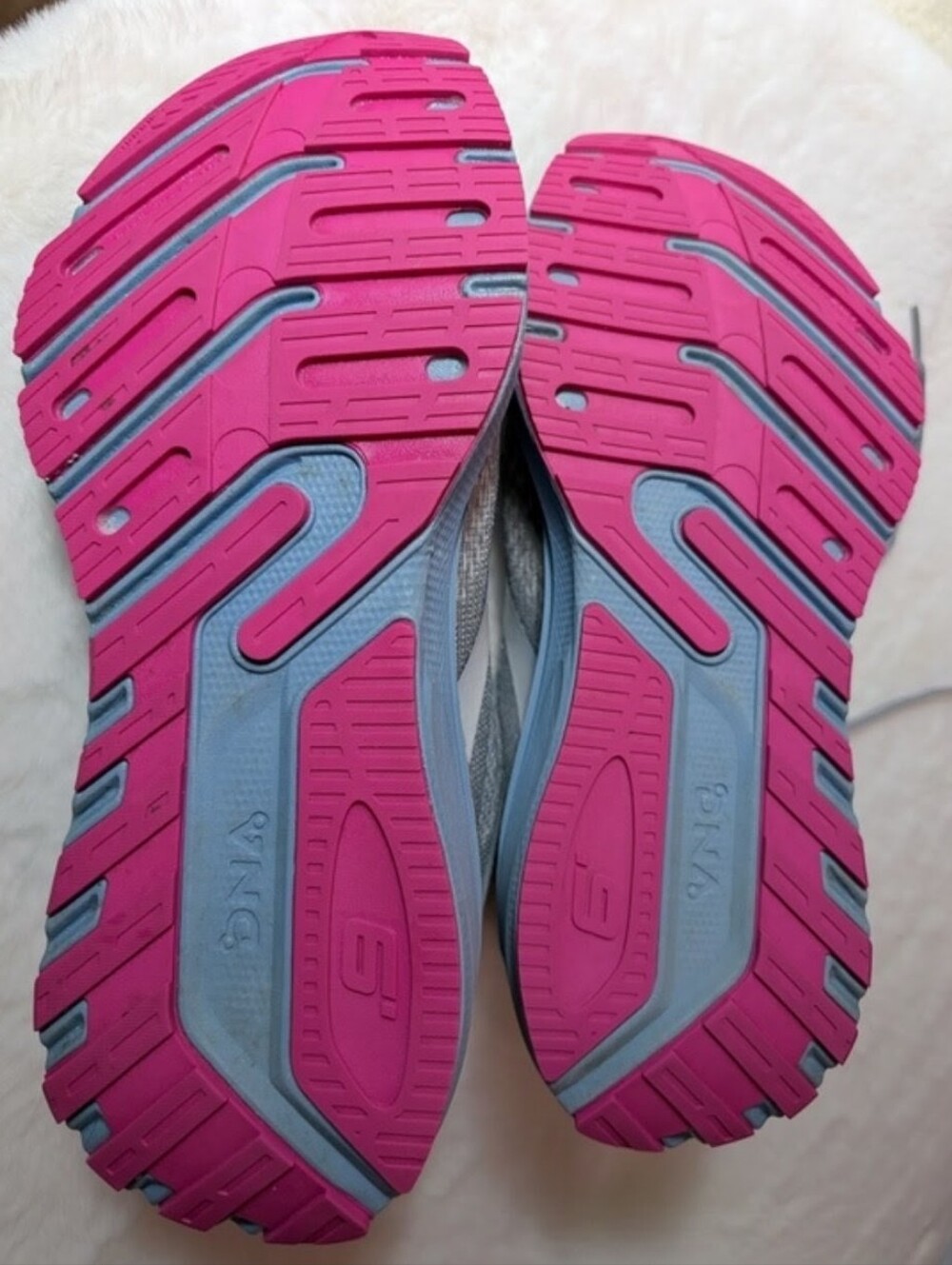 Brooks Women's Launch GTS 9 Running Shoe Gray Pink Blue Mesh - Picture 12 of 15
